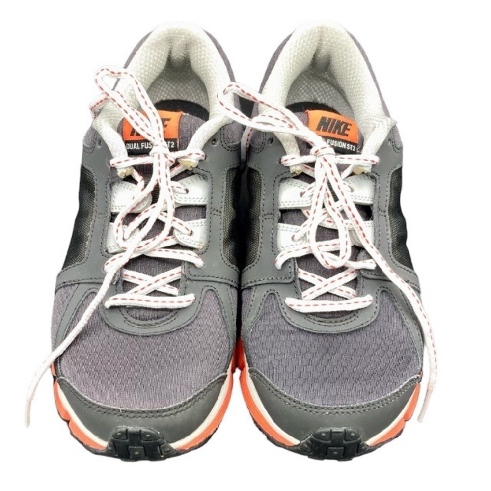 EUC NIKE Dual Fusion St 2 Running shoes, 6.5Y or women's 8/8.5 NIKE